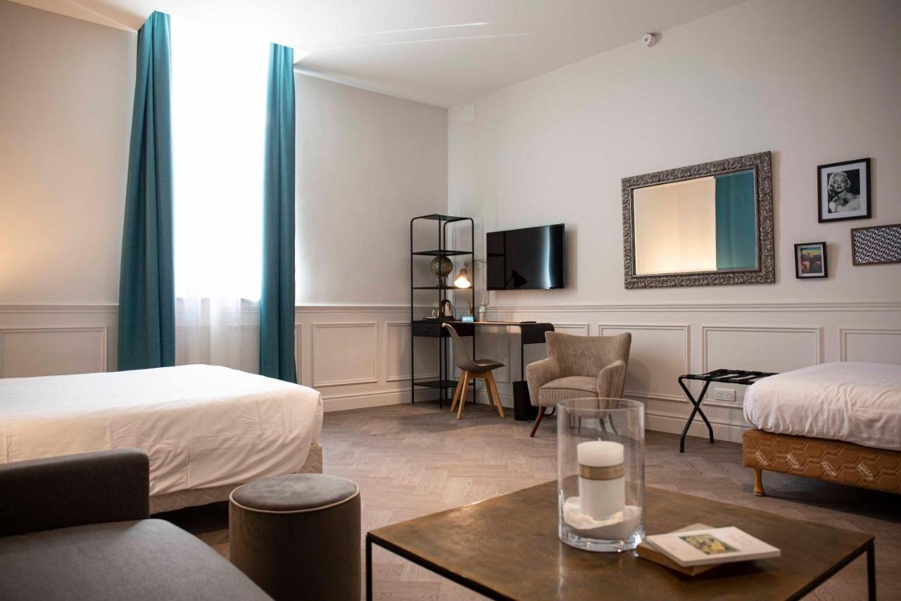 Family Room,1177707721:JPEG